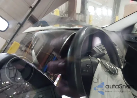 2011 Mazda Mazda3 I Sport z USA, uszkodzony, nr VIN JM1BL1UF7B1374557